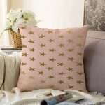 - Sonil-K-7689-Gorsel1 - Realhomes  Pastel Zemin Üzerinde Gold Detaylı Yıldız Desenli Modern Raşel Kadife Yastık Kırlent Kılıfı Realhomes