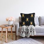 Siyah Zeminli Gold Renkli Çan Desenli Dijital Baskılı Modern Raşel Kadife Yastık Kırlent Kılıfı Realhomes