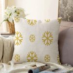 - Sonil-K-7722-Gorsel1 - Realhomes Renkli Zemin Üzerinde Gold Detaylı Kartanesi Desenli Raşel Kadife Yastık Kırlent Kılıfı Realhomes