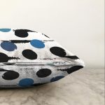 - Sonil-K-7730-Gorsel3 - Realhomes  Beyaz Zeminli Renkli Puantiyeli Dijital Baskılı Modern Raşel Kadife Yastık Kırlent Kılıfı Realhomes