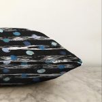 - Sonil-K-7731-Gorsel3 - Realhomes Siyah Zeminli Renkli Puantiyeli Dijital Baskılı Modern Raşel Kadife Yastık Kırlent Kılıfı Realhomes