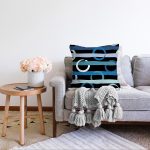 - Sonil-K-7733-Gorsel2 - Realhomes Siyah Zemin Üzerinde Renkli Geometrik Çizimli Dijital Baskılı Modern Raşel Kadife Yastık Kılıfı Realhomes