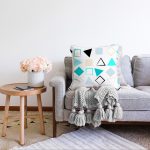 - Sonil-K-7762-Gorsel2 - Realhomes  Beyeaz Zemin Üzerinde Renkli Modern Geometrik Desenli Raşel Kadife Yastık Kırlent Kılıfı Realhomes