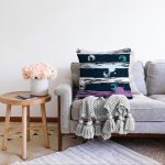 - Sonil-K-7772-Gorsel2 - Realhomes Siyah Zemin Üzerinde Modern Çizgili Renkli Puantiyeli Raşel Kadife Yastık Kırlent Kılıfı Realhomes