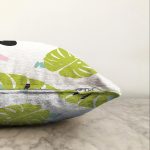 Beyaz Zemin Üzerinde Modern Renkli Yaprak Desenli Modern Raşel Kadife Yastık Kırlent Kılıfı Realhomes