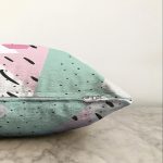 Beyaz Zeminli Renkli Modern Desenli Dijital Baskılı Modern Raşel Kadife Yastık Kırlent Kılıfı Realhomes