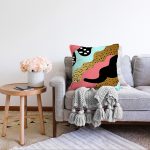 - Sonil-K-7788-Gorsel2 - Realhomes  Renkli Zemin Üzerinde Gold Detaylı Modern Desenli Modern Raşel Kadife Yastık Kırlent Kılıfı Realhomes