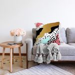 - Sonil-K-7790-Gorsel2 - Realhomes Renkli Zemin Üzerinde Gold Detaylı Modern Desenli Modern Raşel Kadife Yastık Kırlent Kılıfı Realhomes