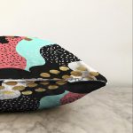 - Sonil-K-7791-Gorsel3 - Realhomes  Renkli Zemin Üzerinde Gold Detaylı Modern Desenli Modern Raşel Kadife Yastık Kırlent Kılıfı Realhomes