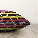 Siyah Zemin Üzerinde Modern Çizgili Renkli Puantiyeli Raşel Kadife Yastık Kırlent Kılıfı Realhomes