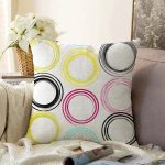 Beyaz Zemin Üzerinde Renkli Geometrik Desenli Dijital Baskılı Modern Raşel Kadife Yastık Kılıfı Realhomes