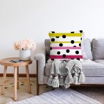 Beyaz Zemin Üzerinde Modern Renkli Çizgili Siyah Puantiyeli Raşel Kadife Yastık Kırlent Kılıfı Realhomes