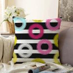 - Sonil-K-7812-Gorsel1 - Realhomes Beyaz Zemin Üzerinde Siyah Çizgili Renkli Geometrik Desenli Raşel Kadife Yastık Kırlent Kılıfı Realhomes