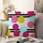 Beyaz Zemin Üzerinde Siyah Modern Çizgili Renkli Puantiyeli Raşel Kadife Yastık Kırlent Kılıfı Realhomes