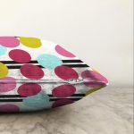 Beyaz Zemin Üzerinde Siyah Modern Çizgili Renkli Puantiyeli Raşel Kadife Yastık Kırlent Kılıfı Realhomes