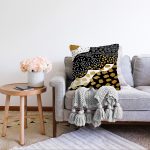 Renkli Zemin Üzerinde Gold Detaylı Modern Desenli Modern Raşel Kadife Yastık Kırlent Kılıfı Realhomes