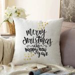 - Sonil-K-7827-Gorsel1 - Realhomes  Beyaz Zemin Üzerinde Gold Detaylı Merry Christmas Yazılı Raşel Kadife Yastık Kırlent Kılıfı Realhomes