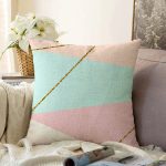 - Sonil-K-7833-Gorsel1 - Realhomes Pastel Zeminli Üzerinde Gold Renkli Modern Çizgili Modern Raşel Kadife Yastık Kırlent Kılıfı Realhomes
