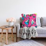 Pembe Zeminli Modern Renkli Desenli Dijital Baskılı Modern Raşel Kadife Yastık Kırlent Kılıfı Realhomes