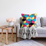 - Sonil-K-7849-Gorsel2 - Realhomes  Renkli Zemin Üzerinde Modern Geometrik Küp Desenli Modern Raşel Kadife Yastık Kırlent Kılıfı Realhomes