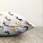 - Sonil-K-7864-Gorsel3 - Realhomes  Beyaz Zemin Üzerinde Modern Geyik Desenli Raşel Kadife Yastık Kırlent Kılıfı Realhomes