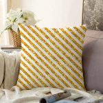 - Sonil-K-7865-Gorsel1 - Realhomes Beyaz Zemin Üzerinde Gold Renkli Yatay Çizgili Modern Raşel Kadife Yastık Kırlent Kılıfı Realhomes