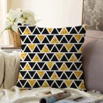 Siyah Zemin Üzerinde Gold Detaylı Geometrik Desenli Raşel Kadife Yastık Kırlent Kılıfı Realhomes