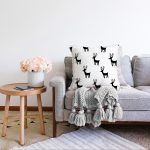 - Sonil-K-7867-Gorsel2 - Realhomes  Beyaz Zeminli Siyah Geyik Desenli Dijital Baskılı Modern Raşel Kadife Yastık Kırlent Kılıfı Realhomes