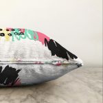 Beyaz Zemin Üzerinde Soyut Çizimli Renkli Desen Çalışması Raşel Kadife Yastık Kırlent Kılıfı Realhomes