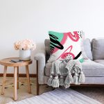 - Sonil-K-7881-Gorsel2 - Realhomes  Beyaz Zemin Üzerinde Soyut Çizimli Renkli Desen Çalışması Raşel Kadife Yastık Kırlent Kılıfı Realhomes