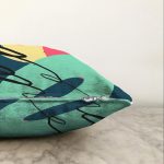 - Sonil-K-7884-Gorsel3 - Realhomes  Renkli Zemin Üzerinde Soyut Çizimli Modern Geometrik Desen Raşel Kadife Yastık Kırlent Kılıfı Realhomes