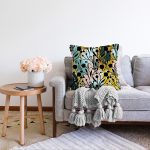 - Sonil-K-7888-Gorsel2 - Realhomes Beyaz Zemin Üzerinde Pastel Rengarenk Çiçek Desenli Modern Raşel Kadife Yastık Kırlent Kılıfı Realhomes