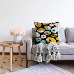 - Sonil-K-7890-Gorsel2 - Realhomes  Siyah Zemin Üzerinde Renkli Geometrik Desenli Dijital Baskılı Modern Raşel Kadife Yastık Kılıfı Realhomes