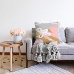 - Sonil-K-7900-Gorsel2 - Realhomes  Rengarenk Zemin Üzerinde Soyut Çizimli Çiçek Desenli Modern Raşel Kadife Yastık Kırlent Kılıfı Realhomes