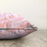 Renkli Zemin Üzerinde Kalp Desenli Dijital Baskılı Modern Raşel Kadife Yastık Kırlent Kılıfı Realhomes