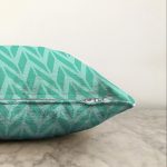 - Sonil-K-7912-Gorsel3 - Realhomes  Renkli Zemin Üzerinde Geometrik Zigzag Desenli Modern Raşel Kadife Yastık Kırlent Kılıfı Realhomes