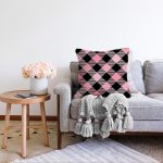 - Sonil-K-7925-Gorsel2 - Realhomes  Renkli Pastel Zemin Üzerinde Siyah Ekose Desenli Modern Raşel Kadife Yastık Kırlent Kılıfı Realhomes