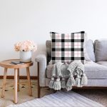 - Sonil-K-7926-Gorsel2 - Realhomes Beyaz Zeminli Siyah Ekose Desenli Dijital Baskılı Modern Raşel Kadife Yastık Kırlent Kılıfı Realhomes