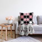 - Sonil-K-7929-Gorsel2 - Realhomes  Renkli Pastel Zemin Üzerinde Siyah Ekose Desenli Modern Raşel Kadife Yastık Kırlent Kılıfı Realhomes