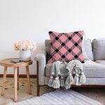 - Sonil-K-7933-Gorsel2 - Realhomes Renkli Pastel Zemin Üzerinde Siyah Ekose Desenli Modern Raşel Kadife Yastık Kırlent Kılıfı Realhomes