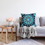 Renkli Zemin Üzerinde Çini Desenli Dijital Baskılı Modern Raşel Kadife Yastık Kırlent Kılıfı Realhomes