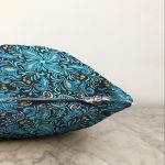 - Sonil-K-7939-Gorsel3 - Realhomes  Renkli Zemin Üzerinde Çini Desenli Dijital Baskılı Modern Raşel Kadife Yastık Kırlent Kılıfı Realhomes