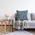 - Sonil-K-7950-Gorsel2 - Realhomes  Renkli Zemin Üzerinde Pastel Renkli Puantiye Desenli Raşel Kadife Yastık Kırlent Kılıfı Realhomes