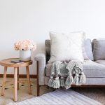 - Sonil-K-7964-Gorsel2 - Realhomes  Beyaz Zeminli Modern Mermer Desenli Dijital Baskılı Modern Raşel Kadife Yastık Kırlent Kılıfı Realhomes