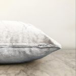- Sonil-K-7964-Gorsel3 - Realhomes  Beyaz Zeminli Modern Mermer Desenli Dijital Baskılı Modern Raşel Kadife Yastık Kırlent Kılıfı Realhomes