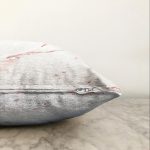 - Sonil-K-7966-Gorsel3 - Realhomes  Beyaz Zeminli Modern Mermer Desenli Dijital Baskılı Modern Raşel Kadife Yastık Kırlent Kılıfı Realhomes