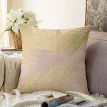 Pastel Zemin Üzerinde Gold Detaylı Yaprak Desenli Modern Raşel Kadife Yastık Kırlent Kılıfı Realhomes