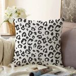 - Sonil-K-8000-Gorsel1 - Realhomes Beyaz Zemin Üzerinde Siyah Renkli Geometrik Çizim Modern Raşel Kadife Yastık Kırlent Kılıfı Realhomes