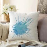 Beyaz Zemin Üzerinde Renkli Deniz Kestanesi Desenli Raşel Kadife Yastık Kırlent Kılıfı Realhomes