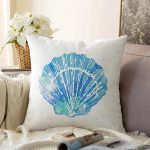 - Sonil-K-8023-Gorsel1 - Realhomes  Beyaz Zemin Üzerinde Renkli Deniz Kabuğu Desenli Dijital Baskılı Modern Raşel Kadife Yastık Kılıfı Realhomes